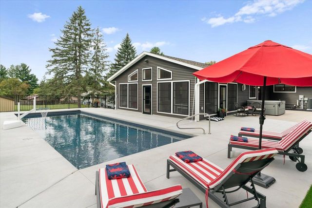 W6019 County Road S, Onalaska, WI 54650