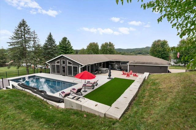 W6019 County Road S, Onalaska, WI 54650
