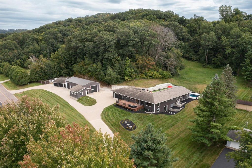 W6019 County Road S, Onalaska, WI 54650