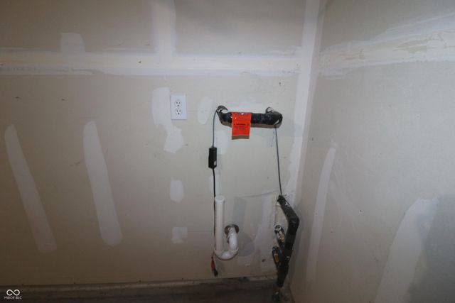 5786 Waterstone Way, Whitestown, IN 46075