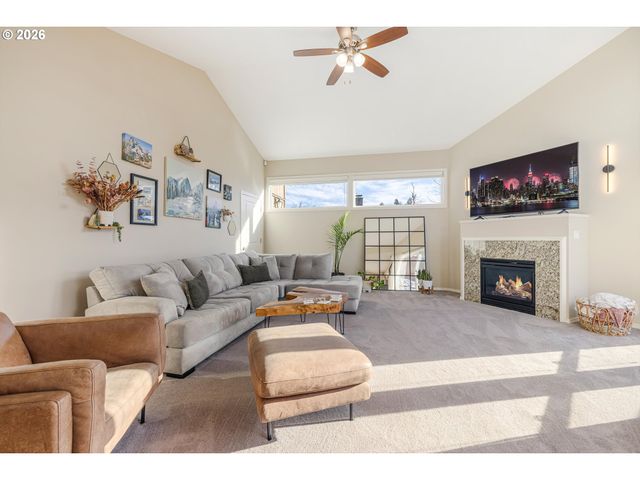 339 TELFORD Rd, Oregon City, OR 97045