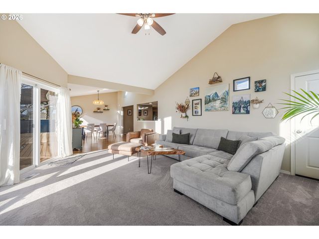 339 TELFORD Rd, Oregon City, OR 97045