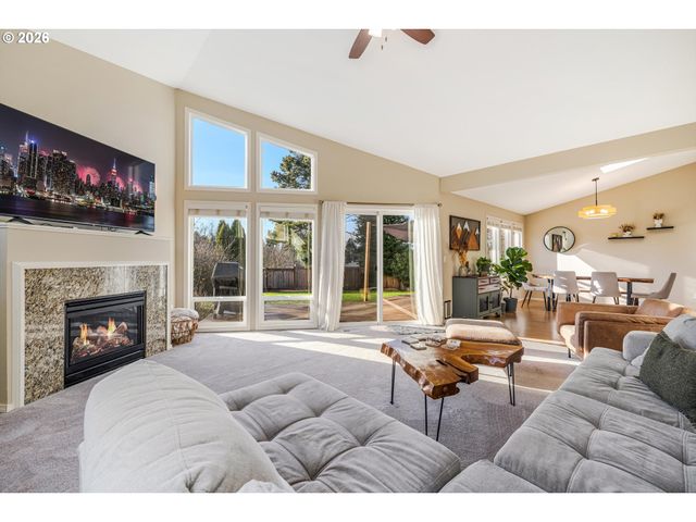 339 TELFORD Rd, Oregon City, OR 97045