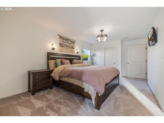 339 TELFORD Rd, Oregon City, OR 97045