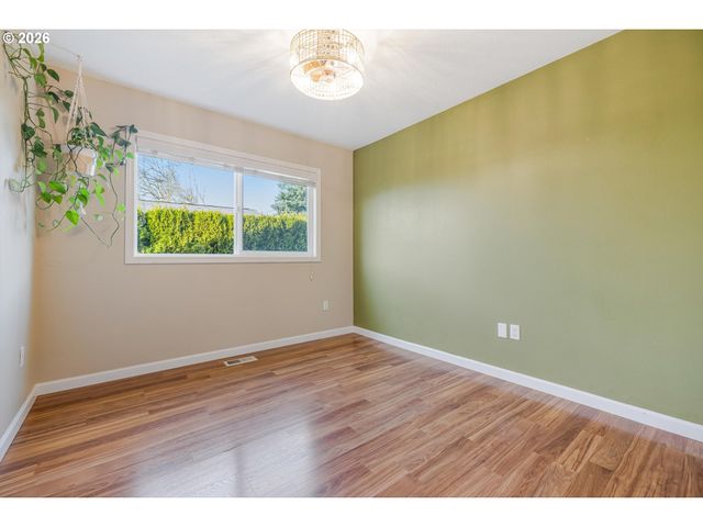 339 TELFORD Rd, Oregon City, OR 97045