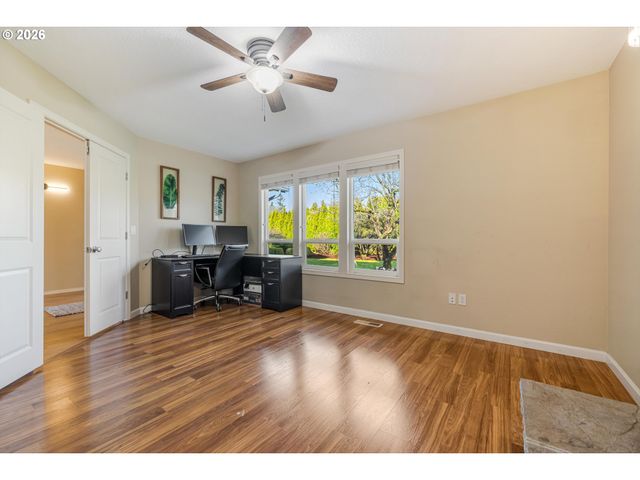 339 TELFORD Rd, Oregon City, OR 97045