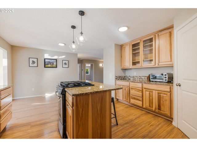 339 TELFORD Rd, Oregon City, OR 97045