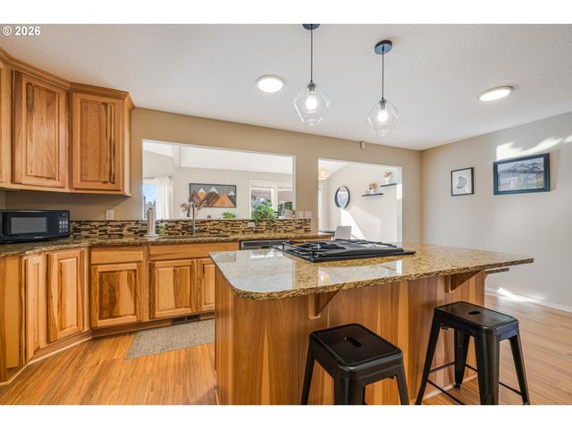 339 TELFORD Rd, Oregon City, OR 97045