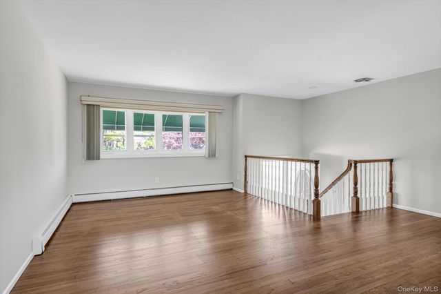 1678 Park Avenue, Merrick, NY 11566