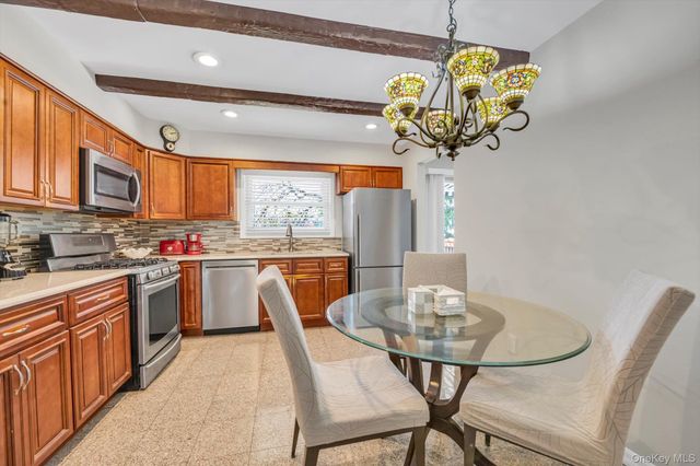 1678 Park Avenue, Merrick, NY 11566