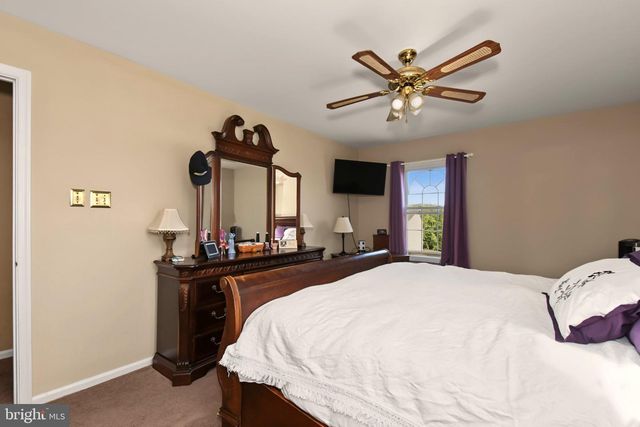 101 GLASGOW CIR, Lansdale, PA 19446