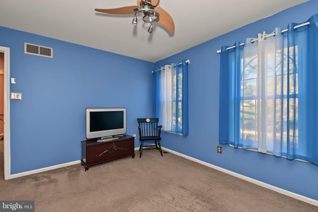 101 GLASGOW CIR, Lansdale, PA 19446