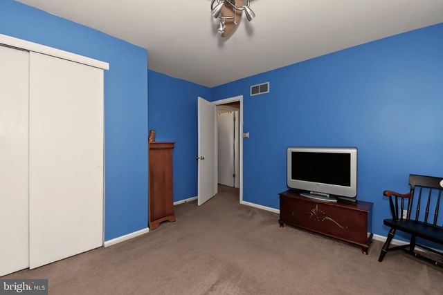 101 GLASGOW CIR, Lansdale, PA 19446