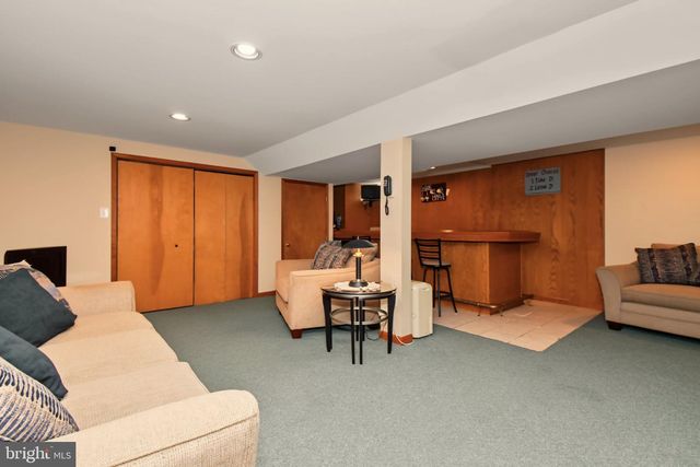 101 GLASGOW CIR, Lansdale, PA 19446