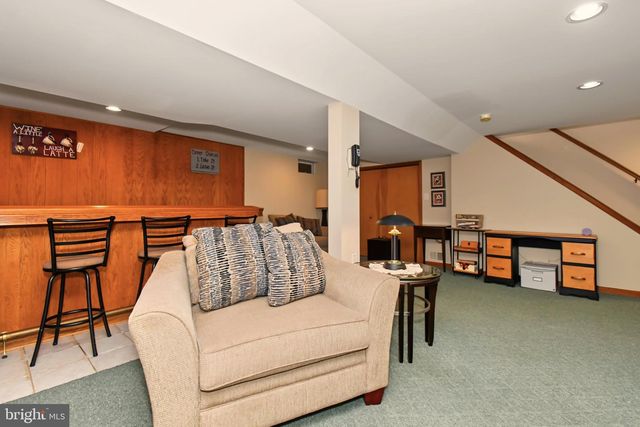 101 GLASGOW CIR, Lansdale, PA 19446
