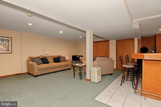 101 GLASGOW CIR, Lansdale, PA 19446