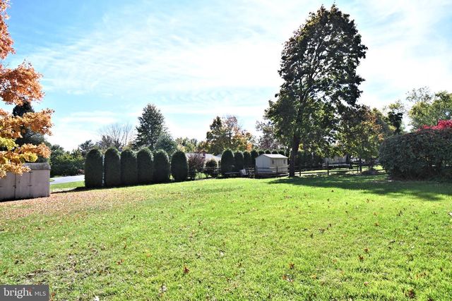 101 GLASGOW CIR, Lansdale, PA 19446
