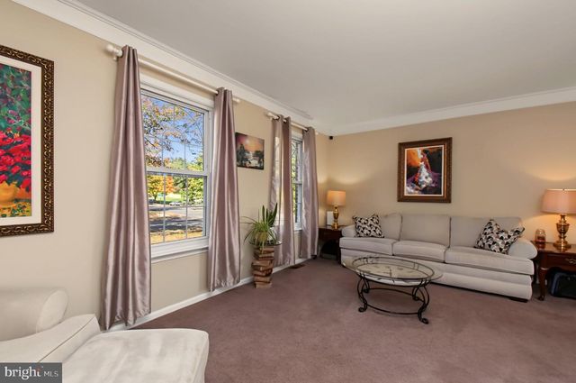 101 GLASGOW CIR, Lansdale, PA 19446