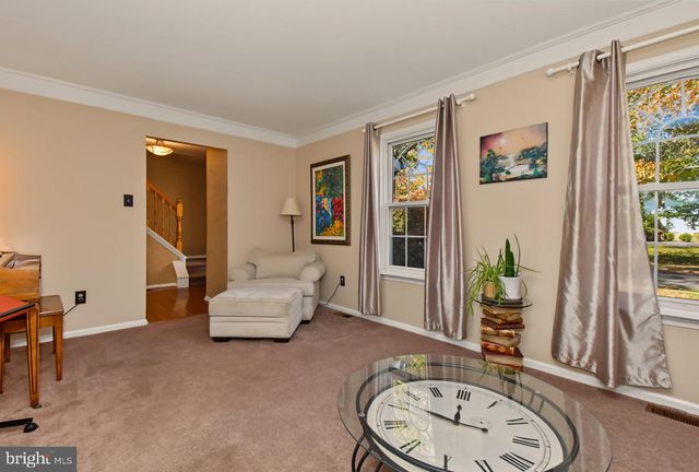 101 GLASGOW CIR, Lansdale, PA 19446