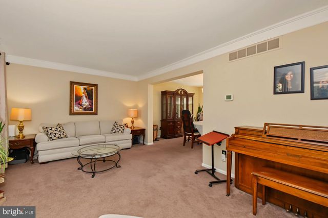 101 GLASGOW CIR, Lansdale, PA 19446