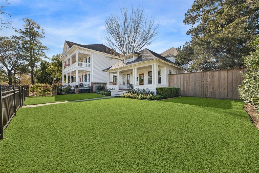 1847 Cortlandt Street, Houston, TX 77008