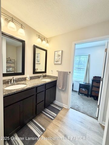 10015 Lakeside Drive, Perrinton, MI 48871