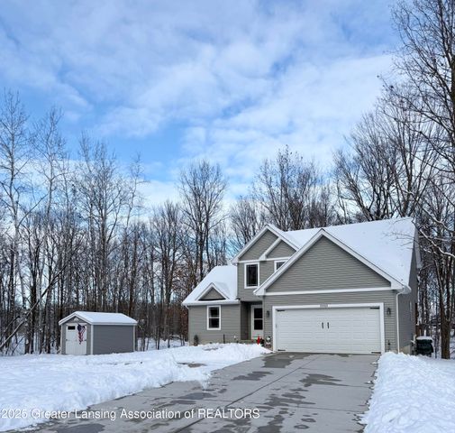 10015 Lakeside Drive, Perrinton, MI 48871