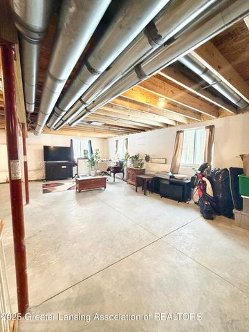 10015 Lakeside Drive, Perrinton, MI 48871