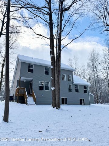 10015 Lakeside Drive, Perrinton, MI 48871