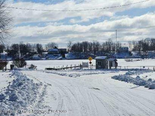 10015 Lakeside Drive, Perrinton, MI 48871