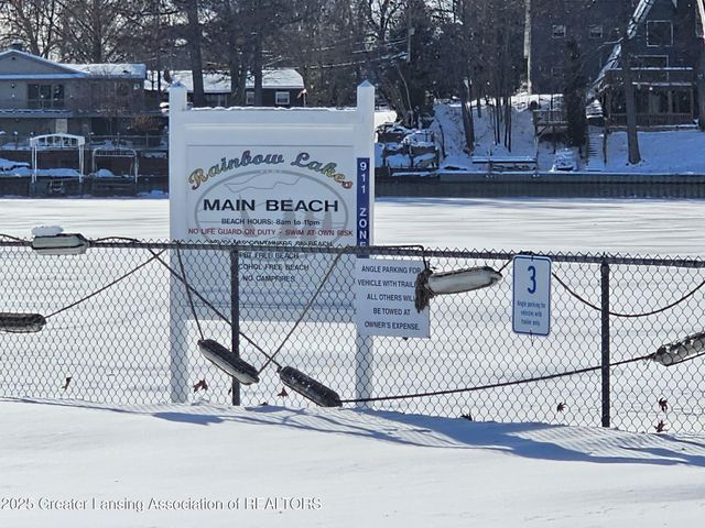 10015 Lakeside Drive, Perrinton, MI 48871