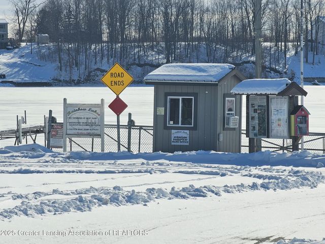 10015 Lakeside Drive, Perrinton, MI 48871