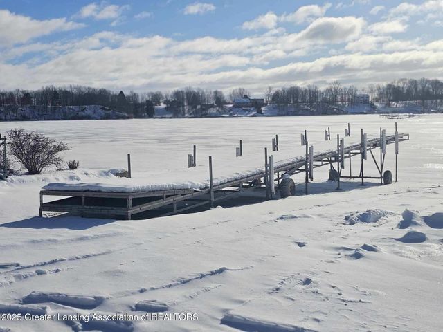 10015 Lakeside Drive, Perrinton, MI 48871