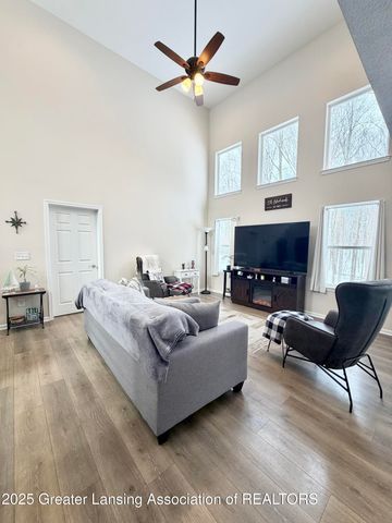 10015 Lakeside Drive, Perrinton, MI 48871