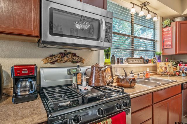 637 S Bois D Arc, Tyler, TX 75701