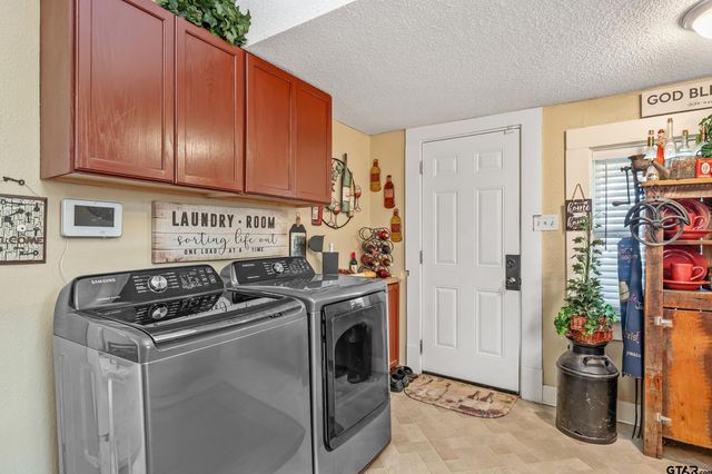 637 S Bois D Arc, Tyler, TX 75701