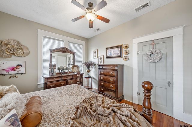 637 S Bois D Arc, Tyler, TX 75701