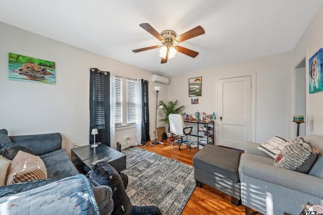 637 S Bois D Arc, Tyler, TX 75701