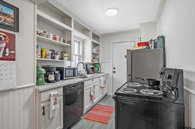 637 S Bois D Arc, Tyler, TX 75701