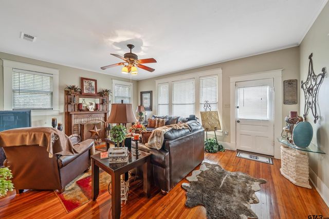 637 S Bois D Arc, Tyler, TX 75701