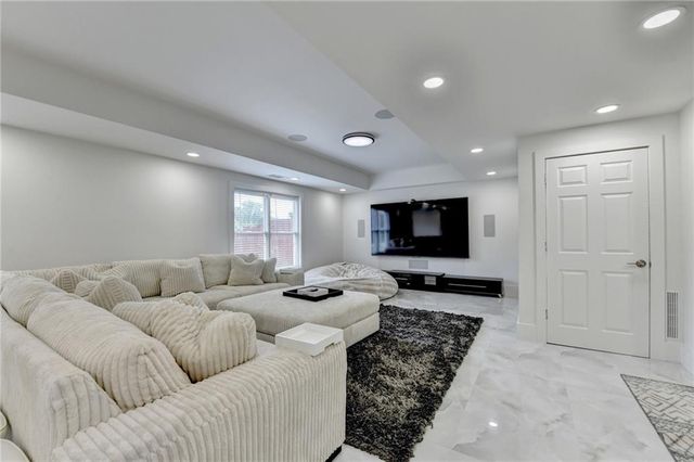 266 Prestbury Court, Suwanee, GA 30024