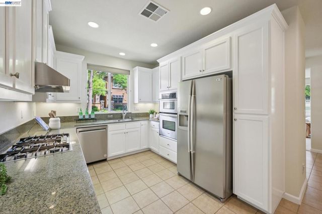 5351 Fioli Loop, San Ramon, CA 94582
