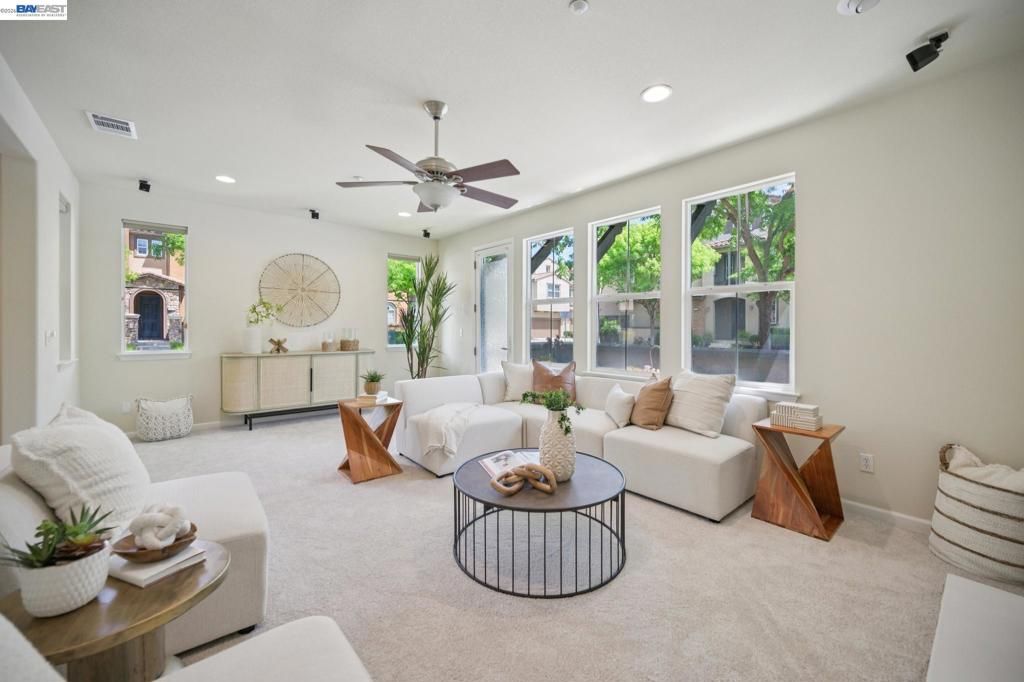 Image 16 of property listing at 5351 Fioli Loop, San Ramon, CA 94582