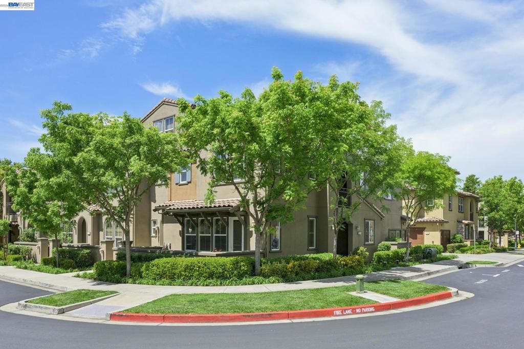 Image 75 of property listing at 5351 Fioli Loop, San Ramon, CA 94582