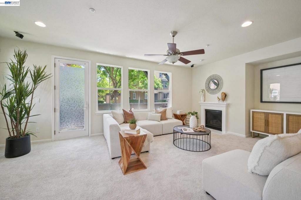 Image 8 of property listing at 5351 Fioli Loop, San Ramon, CA 94582