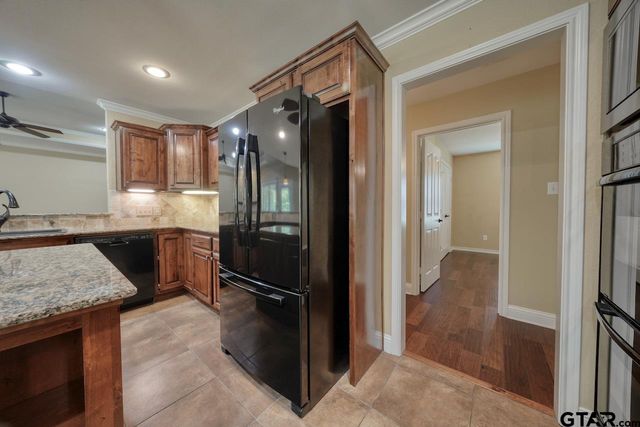 13523 Country Gln, Tyler, TX 75706