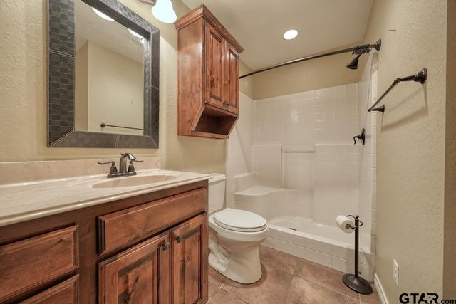 13523 Country Gln, Tyler, TX 75706
