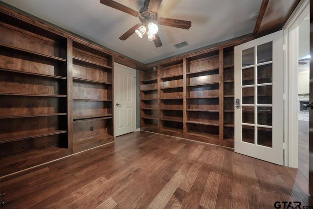 13523 Country Gln, Tyler, TX 75706