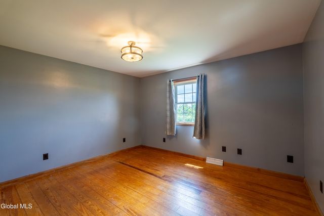 31 Safford Road, Argyle, NY 12809