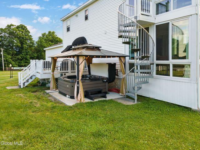 31 Safford Road, Argyle, NY 12809